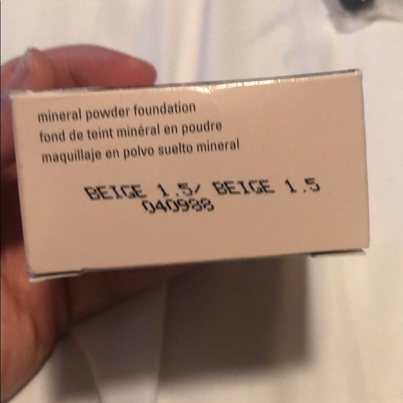 Mary Kay Mineral Powder Foundations - Picture 2 of 4